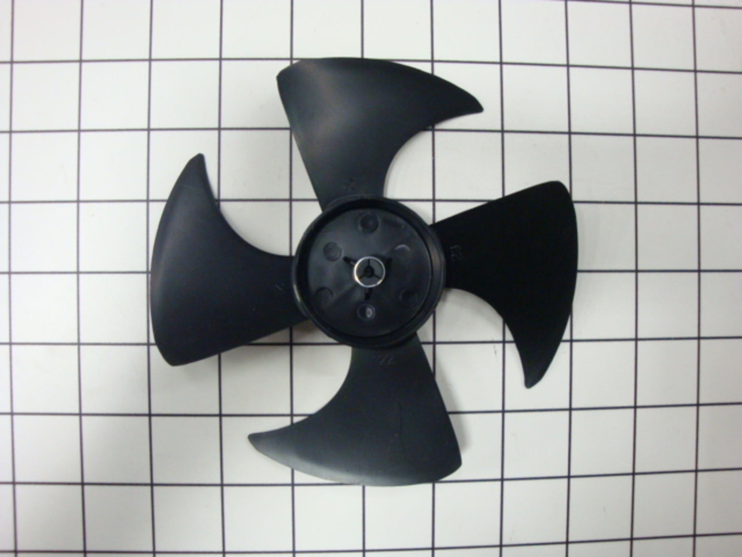 240524102 Frigidaire Refrigerator Condensor Fan Motor Blade-2