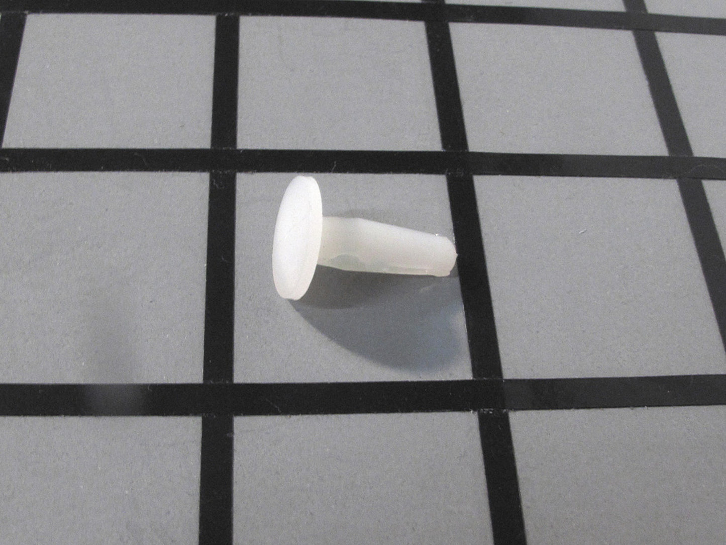 Frigidaire 5303212828 CLIP-1