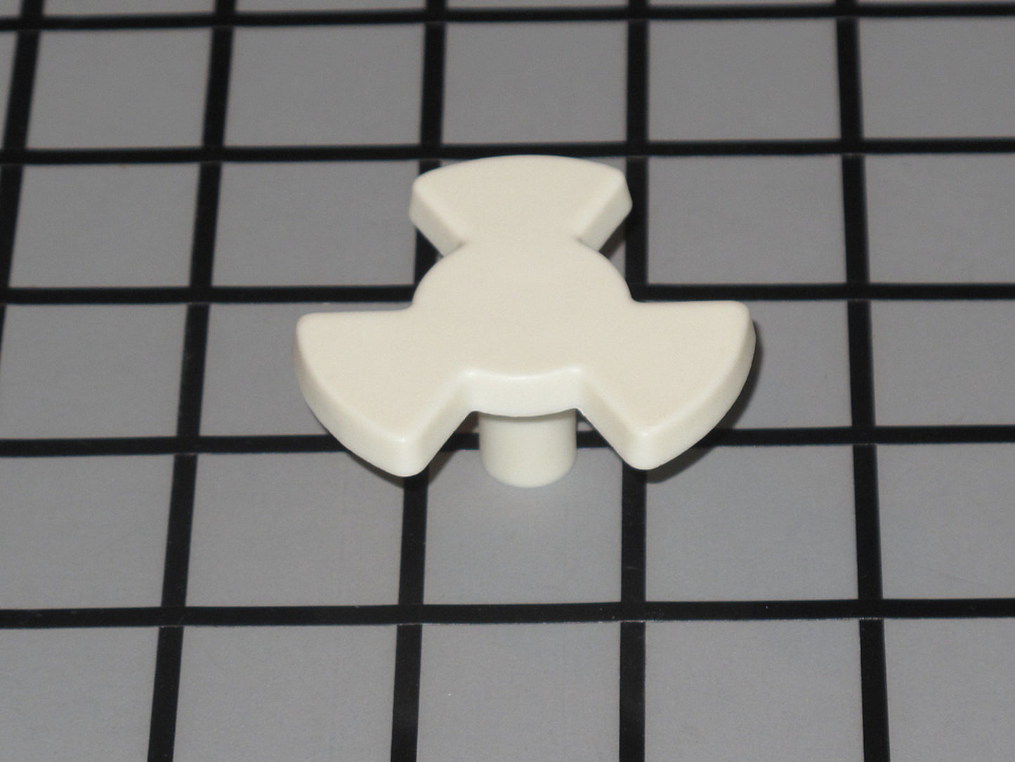 5304509622 Frigidaire Microwave Turntable Motor Coupler-1