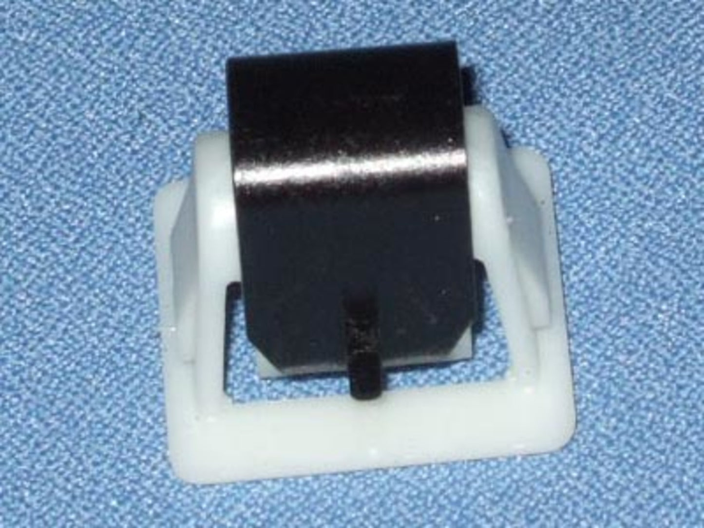 D510177 Speed Queen Dryer Door Catch Assembly-1