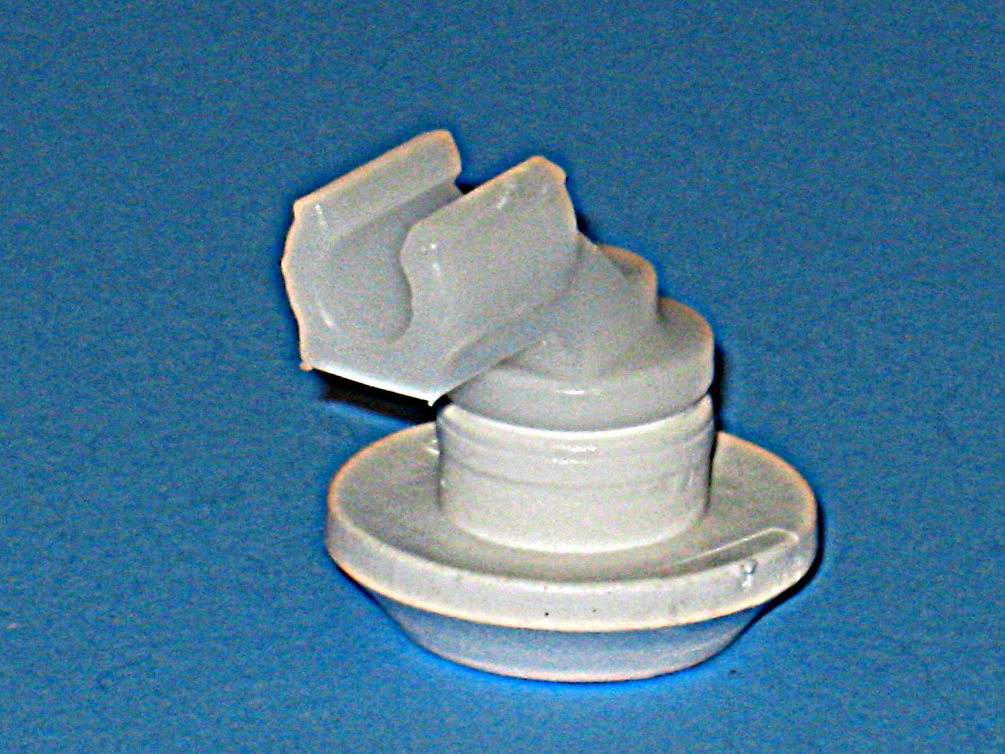 Frigidaire 154522902 WHEEL AND BUSHING, GREY UP-1