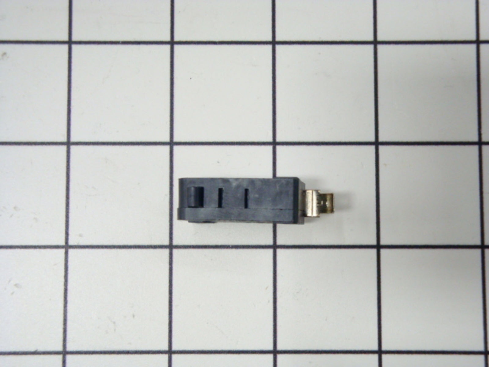 241689106 Frigidaire Refrigerator Micro Switch, Single Pole, Double Throw-2