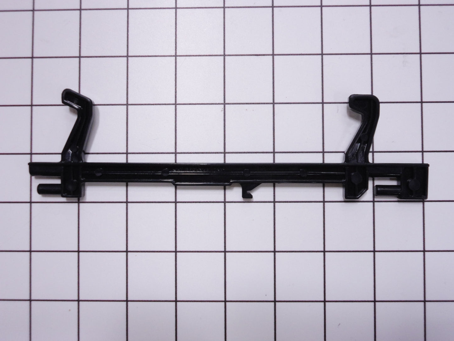 5304440314 Frigidaire Microwave Door Latch-1