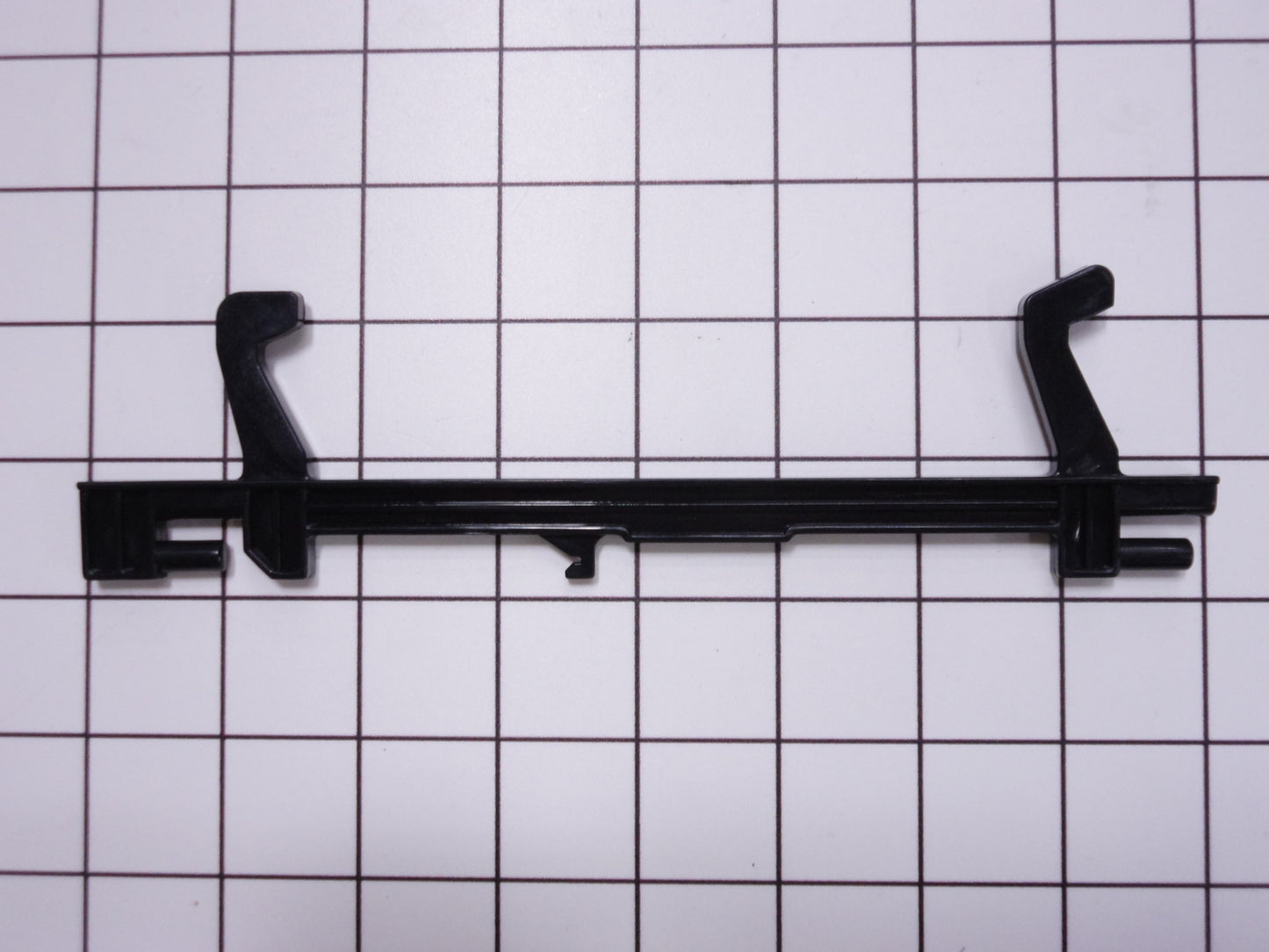 5304440314 Frigidaire Microwave Door Latch-2