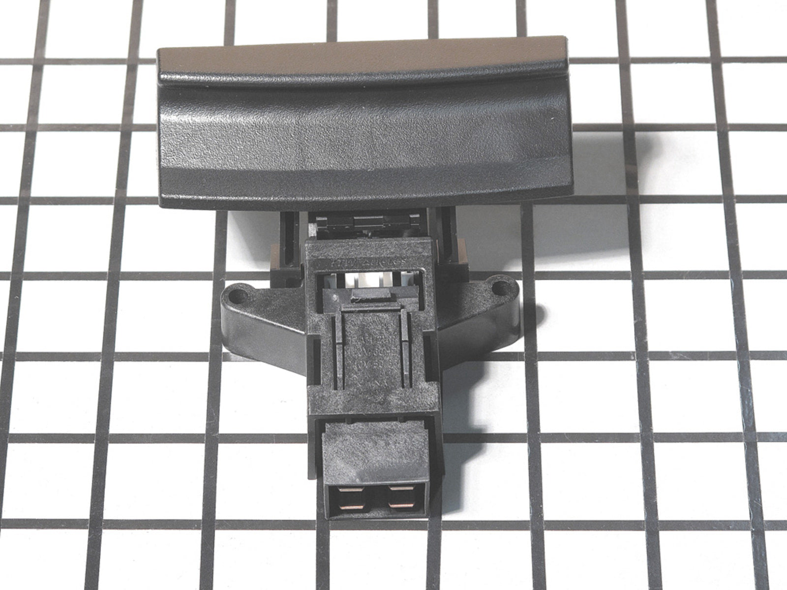 5304525219 Frigidaire Dishwasher Latch Assembly-1