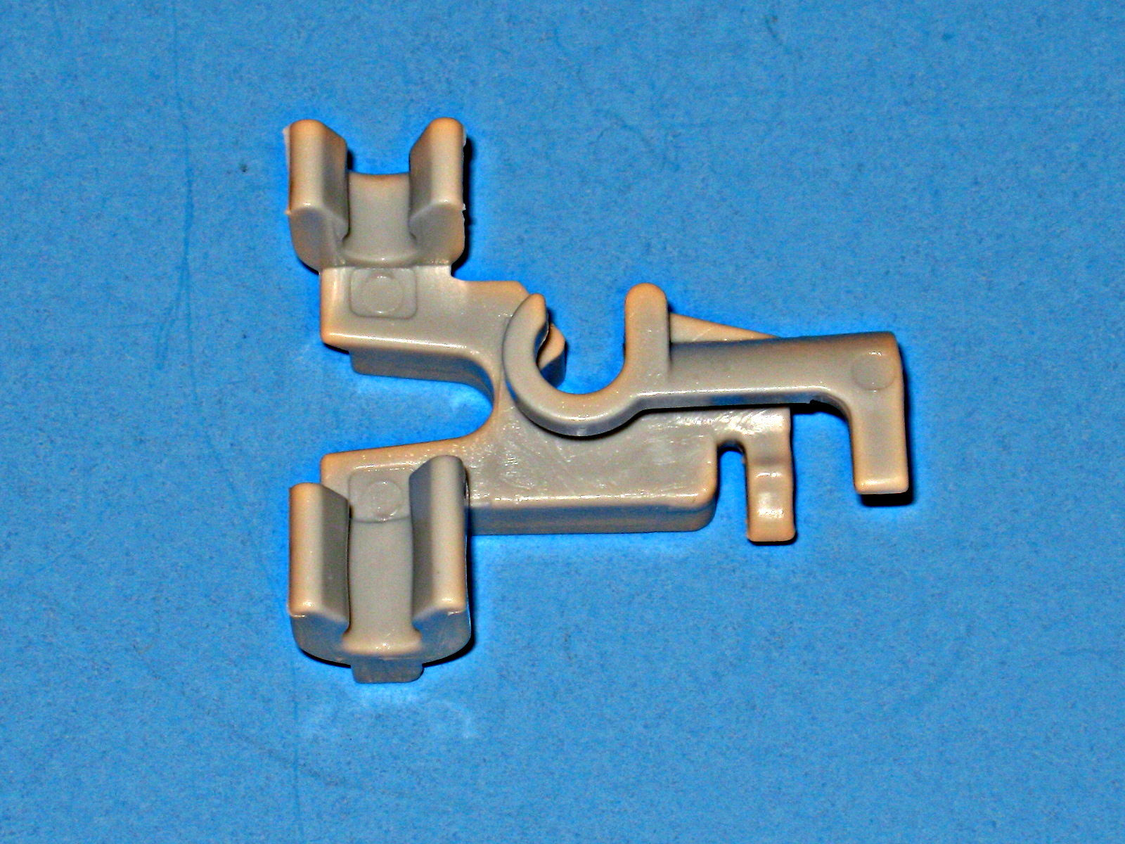 WP8268816 Whirlpool Dishwasher Tine Clip-1
