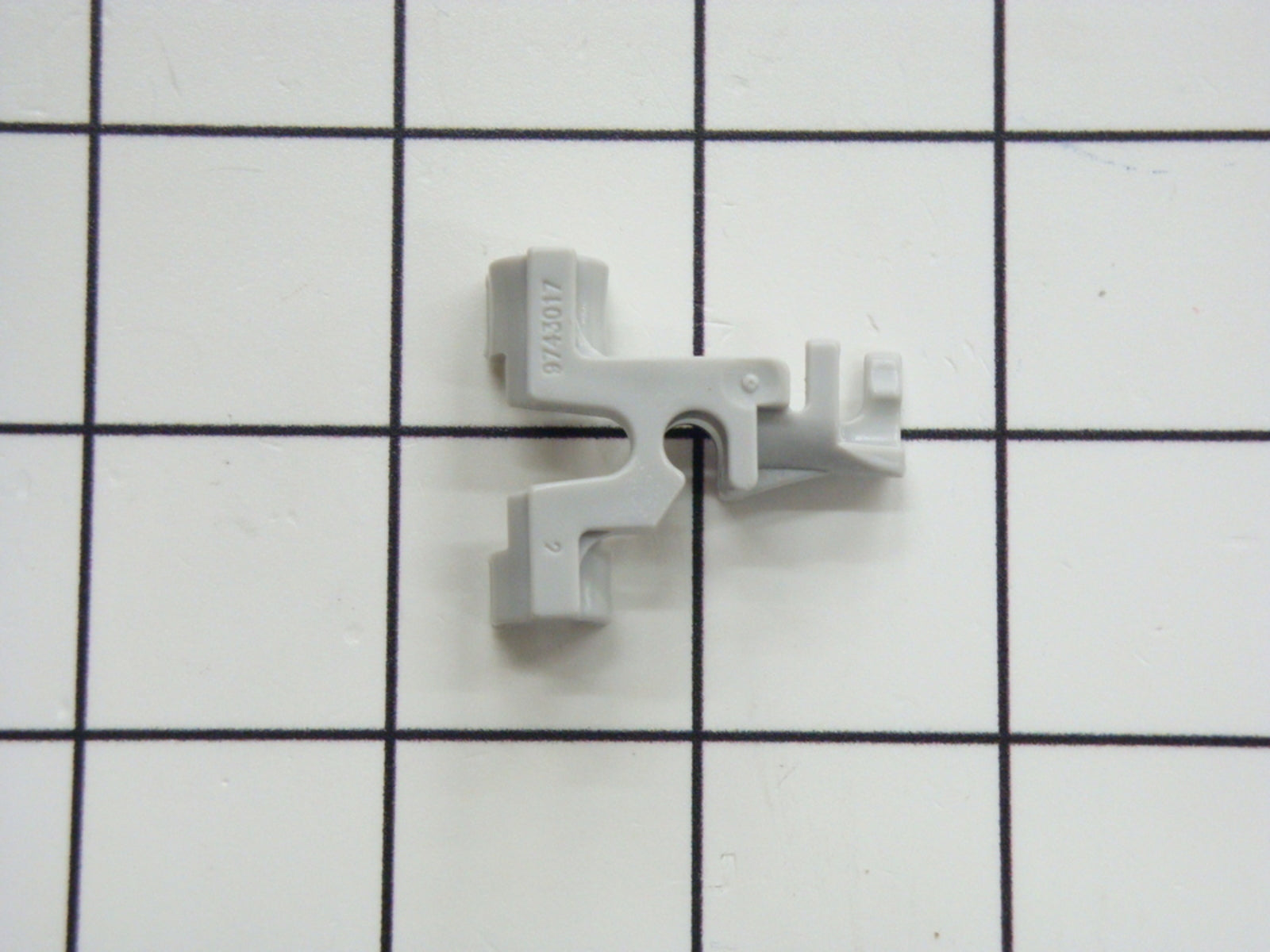 WP8268816 Whirlpool Dishwasher Tine Clip-2