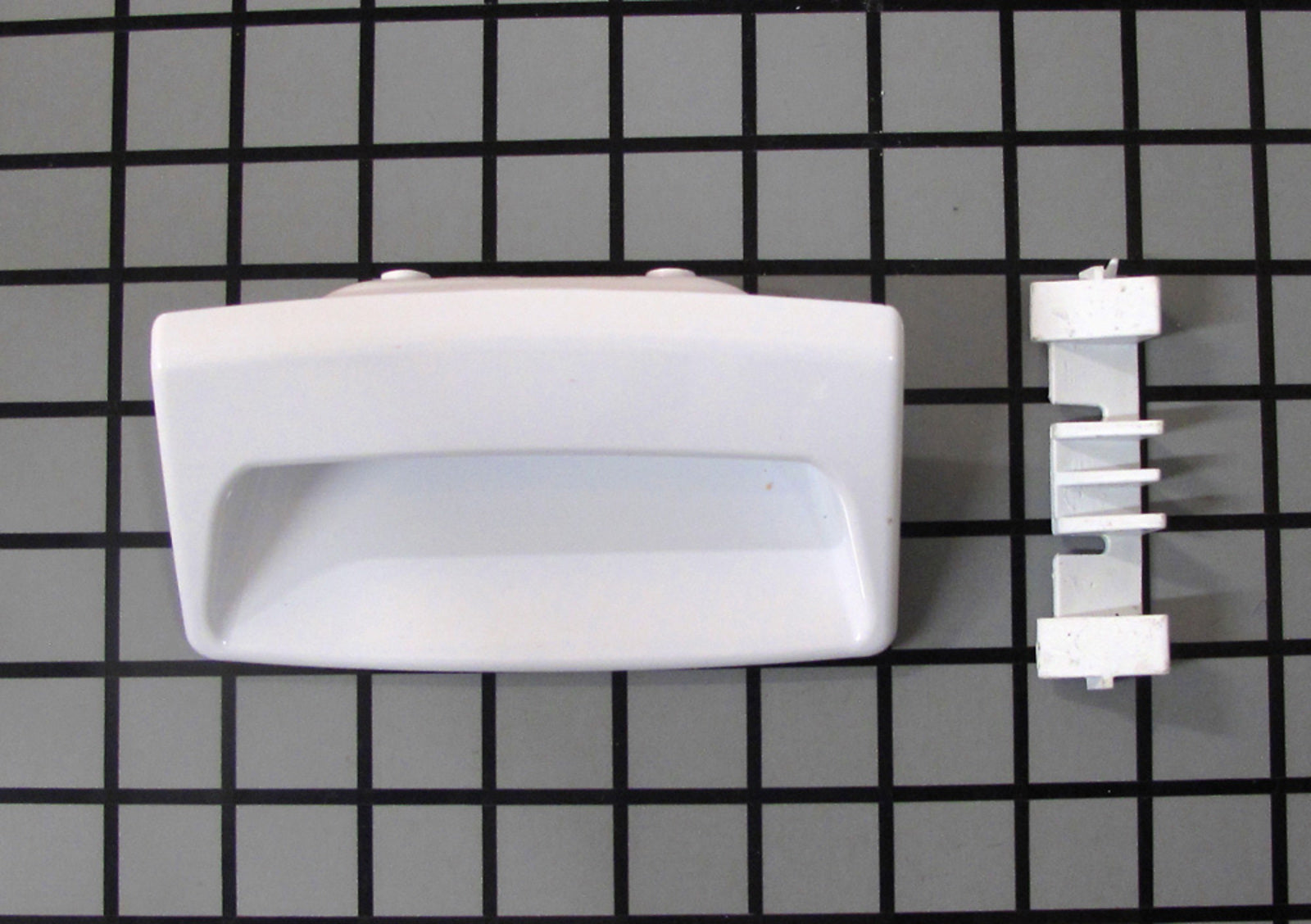 Speed Queen D510103WP KIT DOOR PULL AND WEDGE-1