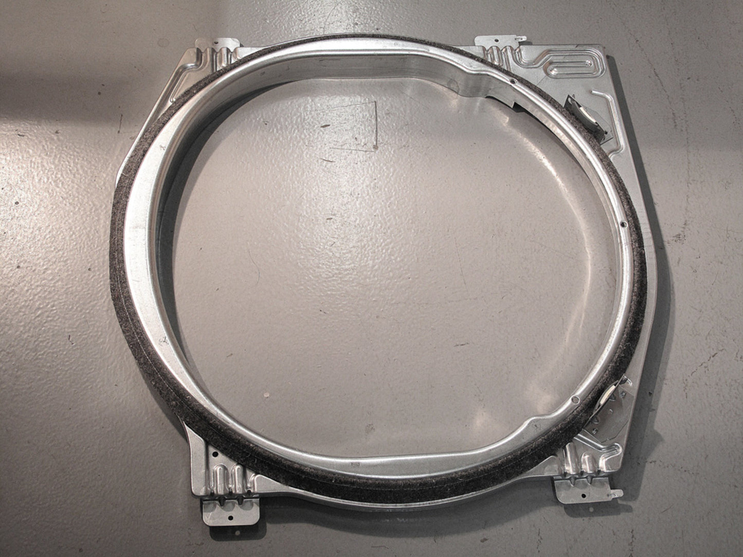 Speed Queen D510266P BULKHEAD FRT ASSY,COMML SV-1