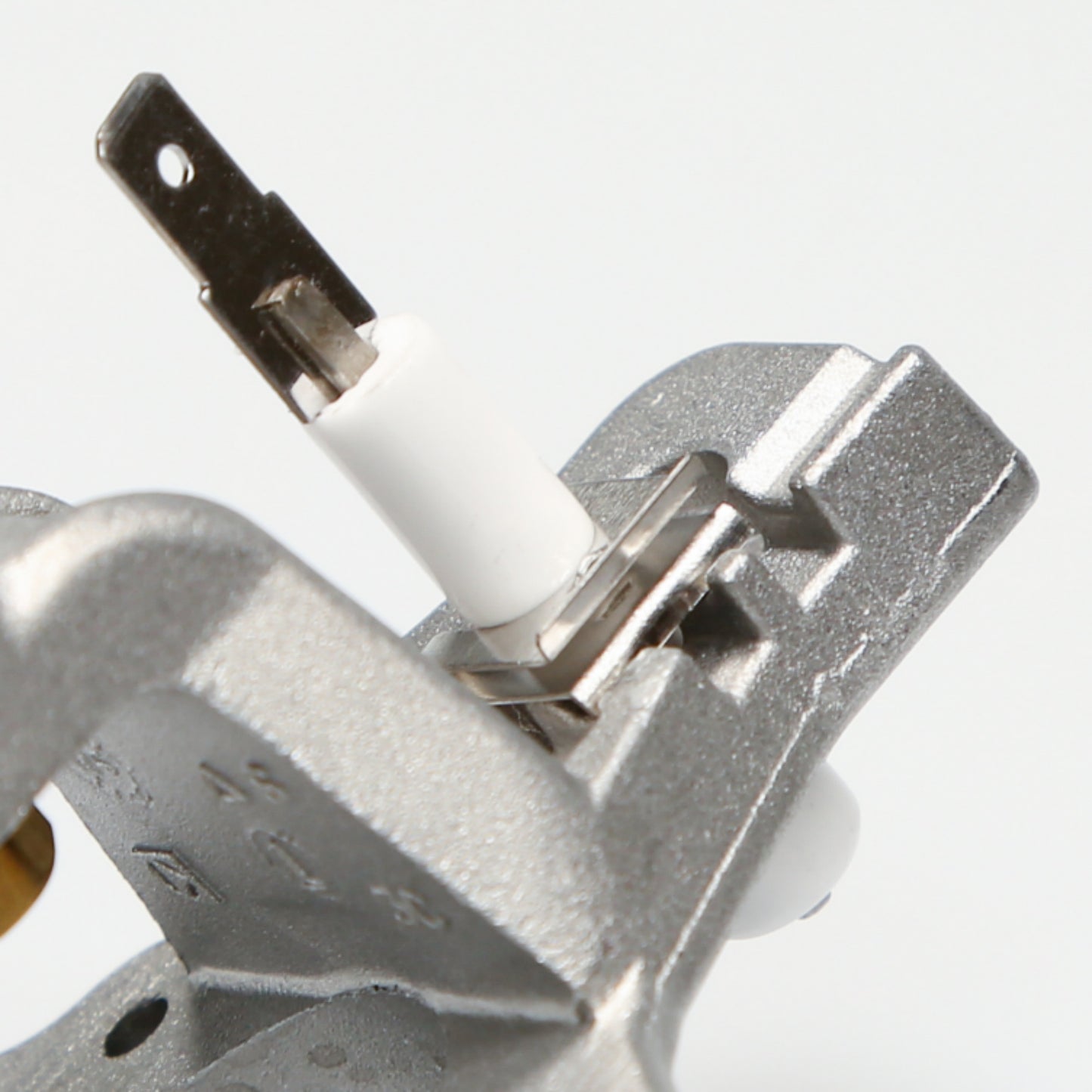 Frigidaire 316536602 Top Burner Ignitor/Orifice Assembly -5