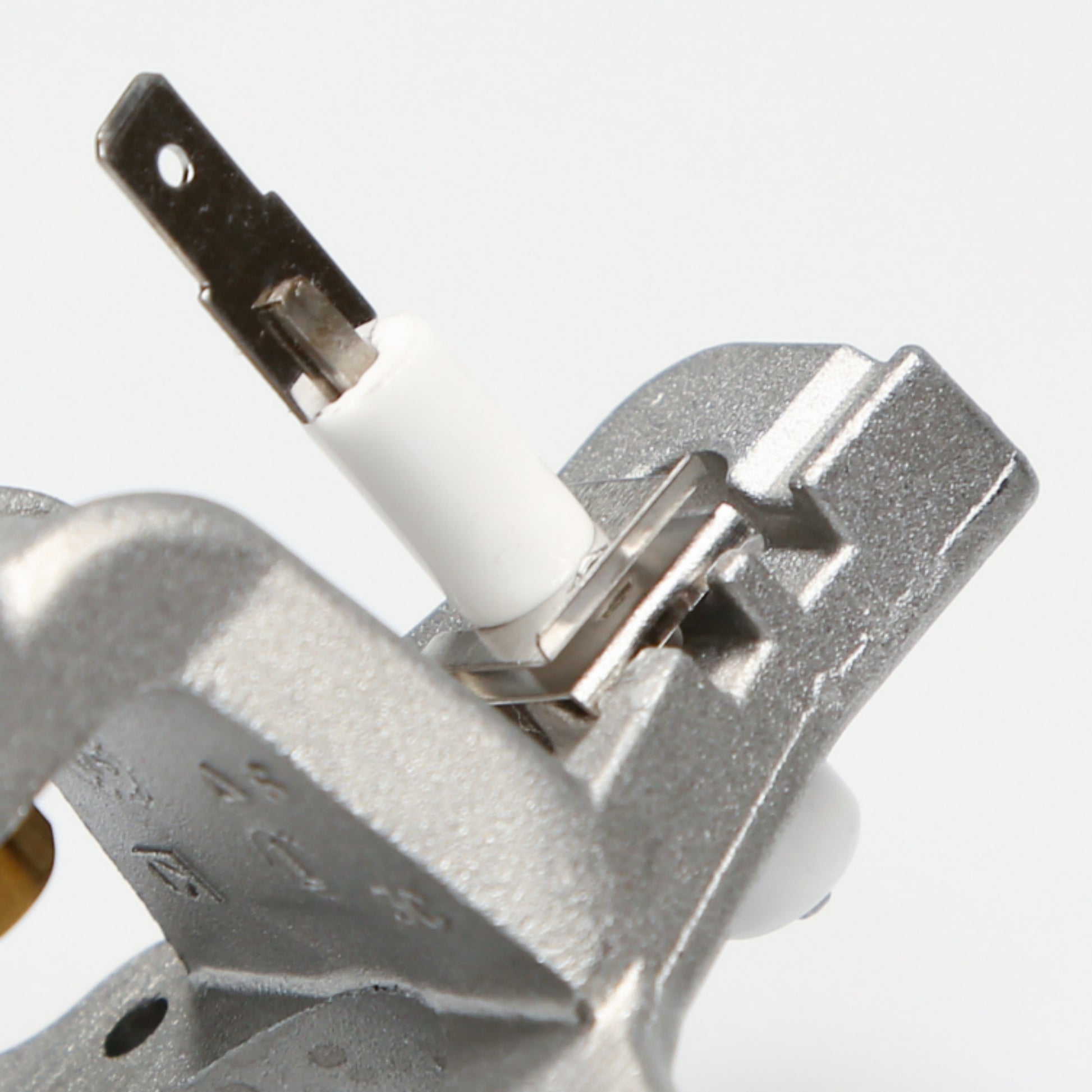 Frigidaire 316536602 Top Burner Ignitor/Orifice Assembly -5